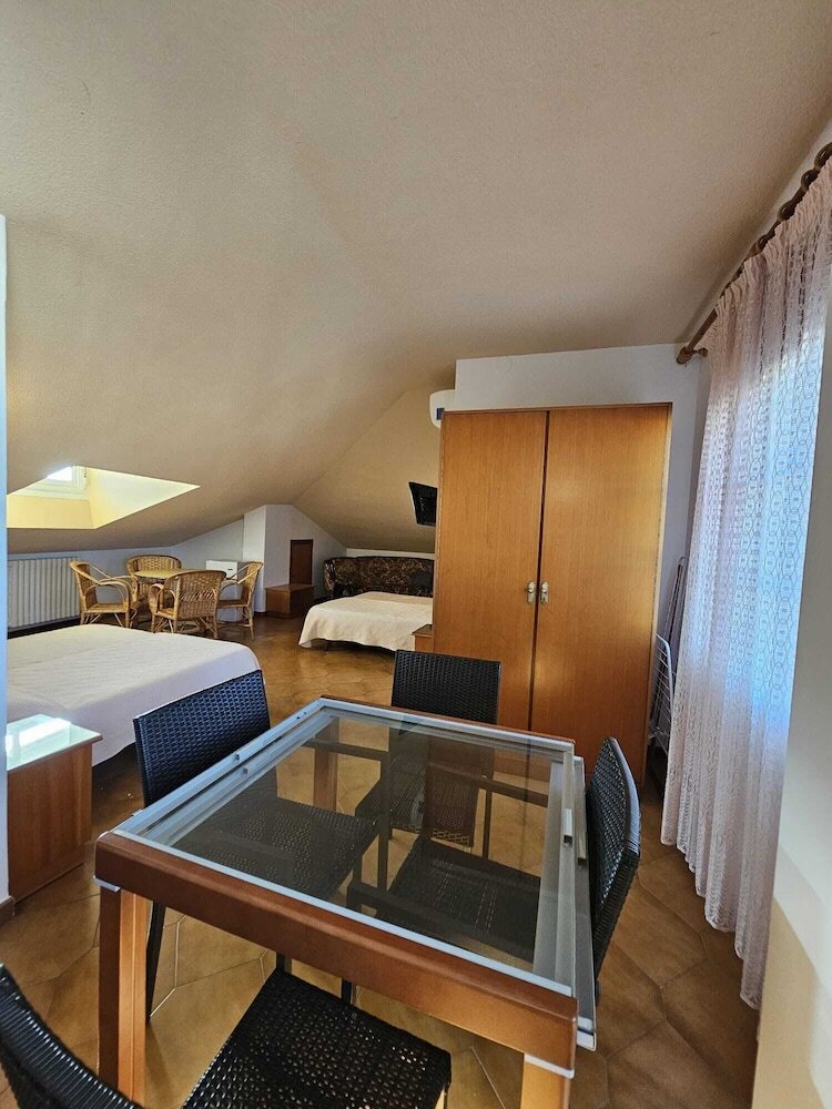 Hostal Hotel Blue Spot