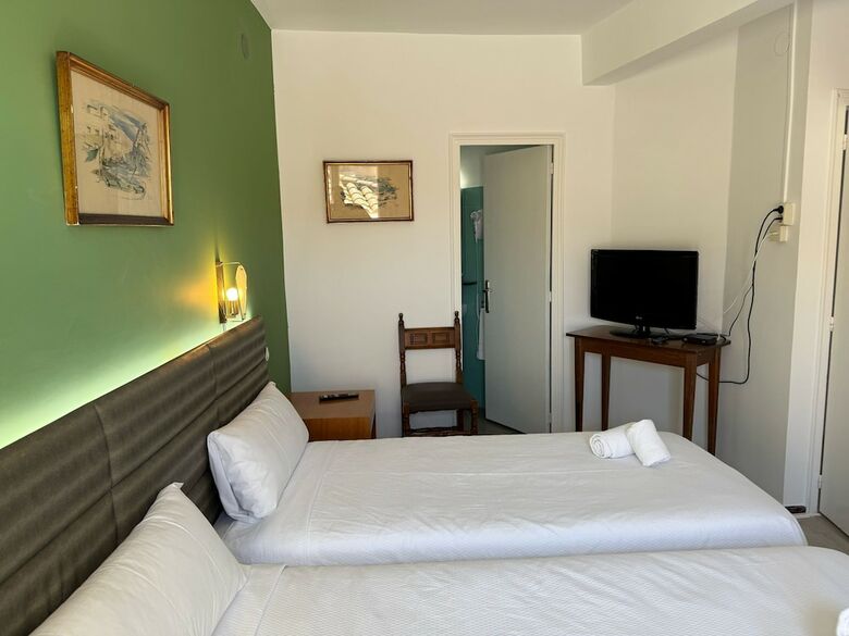 Hotel Nou Roser