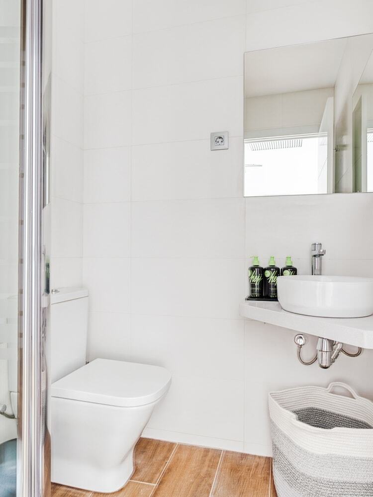 Aparthotel Limehome Barcelona Carrer De Fontcoberta