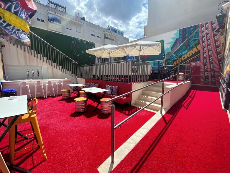 Hostal We Street Hostel - Albergue Juvenil
