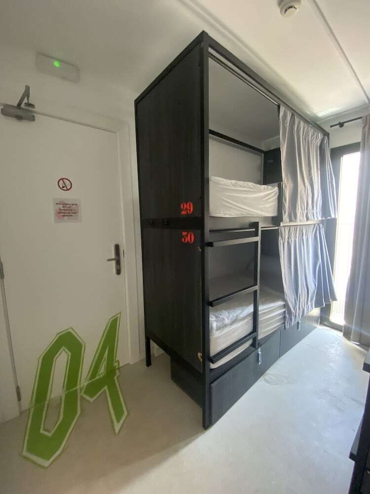 Hostal We Street Hostel - Albergue Juvenil