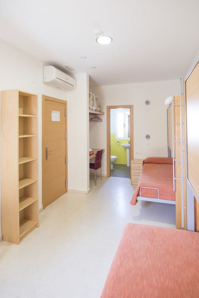 Hostal Marbella Inturjoven Youth Hostel