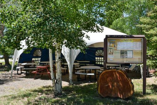 Gunnison Lakeside Cabins & Rv Park