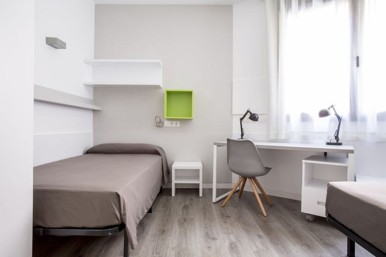 Hostal Residencia Universitaria Resa Barcelona Diagonal - Campus Accomodation