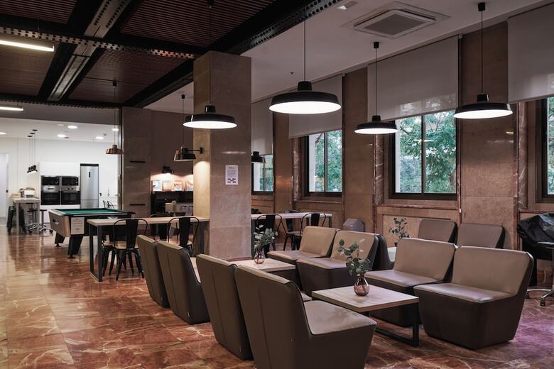 Hostal Residencia Universitaria Resa Barcelona Diagonal - Campus Accomodation