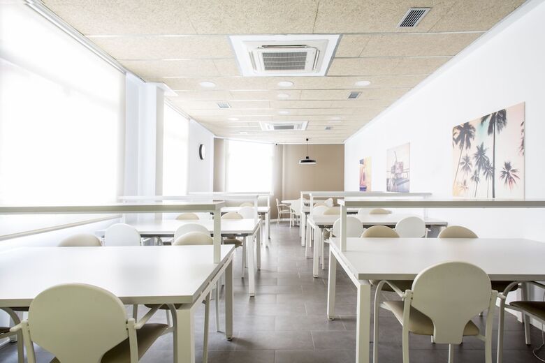 Hostal Residencia Universitaria Resa Barcelona Diagonal - Campus Accomodation