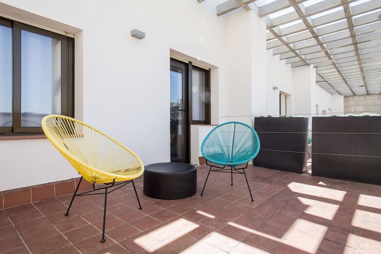 Hostal Residencia Universitaria Resa Barcelona Diagonal - Campus Accomodation