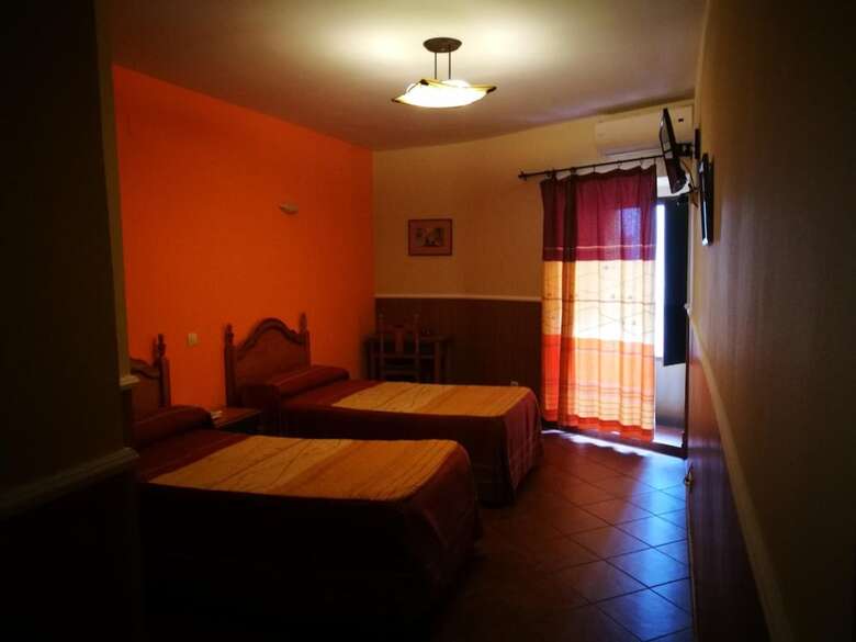 Hostal Hueso