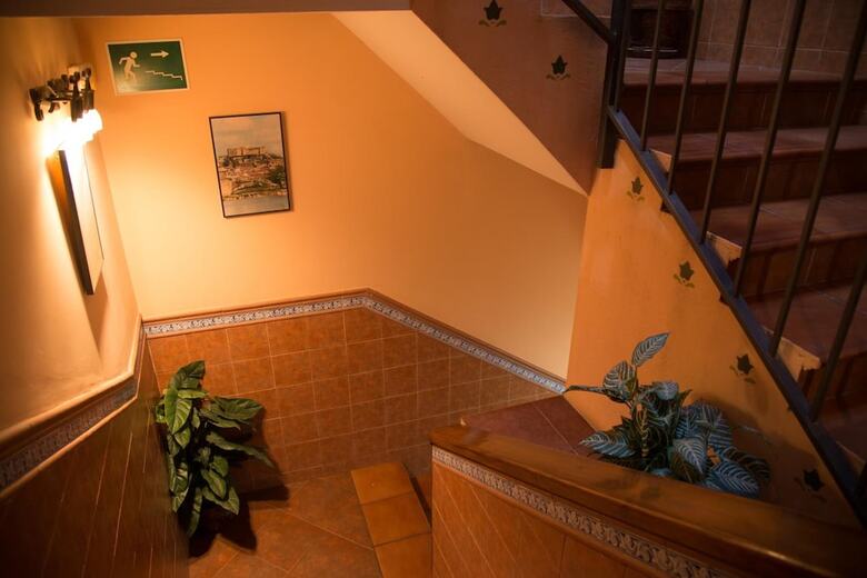 Hostal Hueso