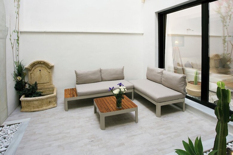 Aparthotel Graffiti Suites M�laga