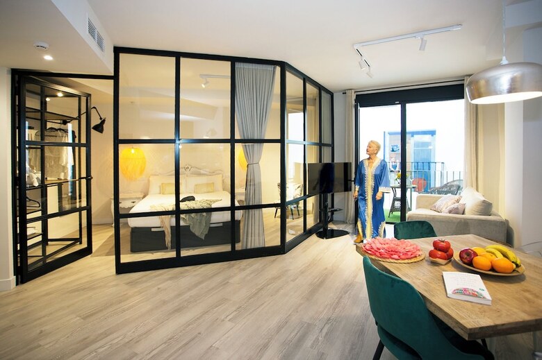 Aparthotel Graffiti Suites M�laga