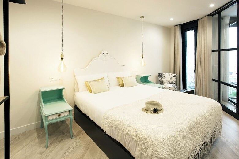 Aparthotel Graffiti Suites M�laga