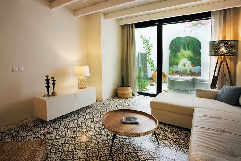 Aparthotel Graffiti Suites M�laga