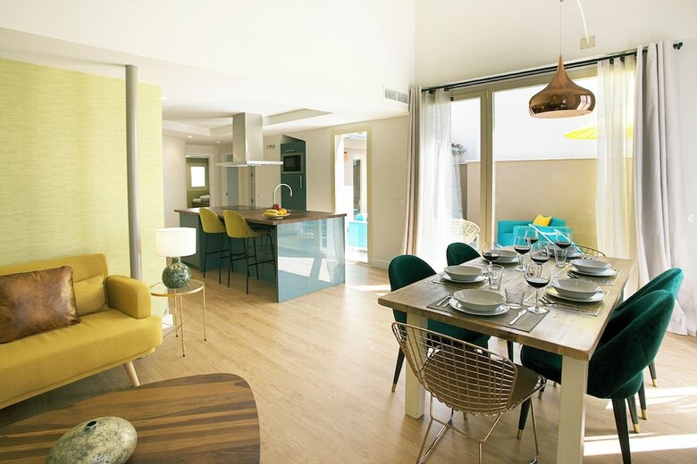 Aparthotel Graffiti Suites M�laga