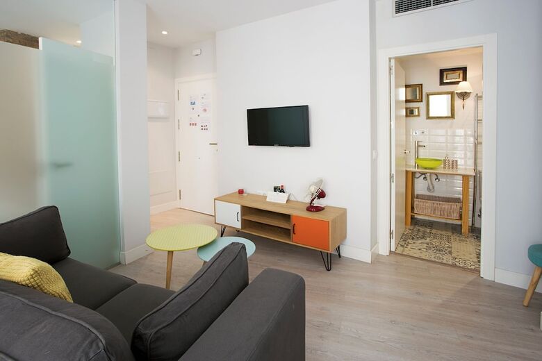 Aparthotel Graffiti Suites M�laga