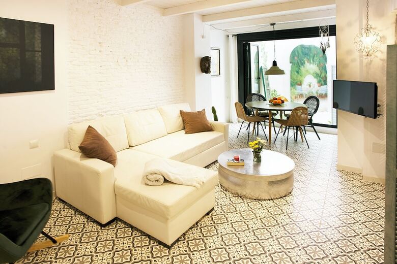 Aparthotel Graffiti Suites M�laga
