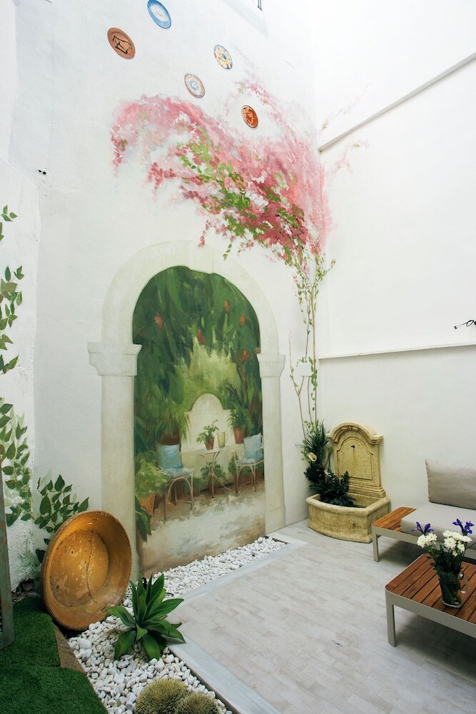 Aparthotel Graffiti Suites M�laga