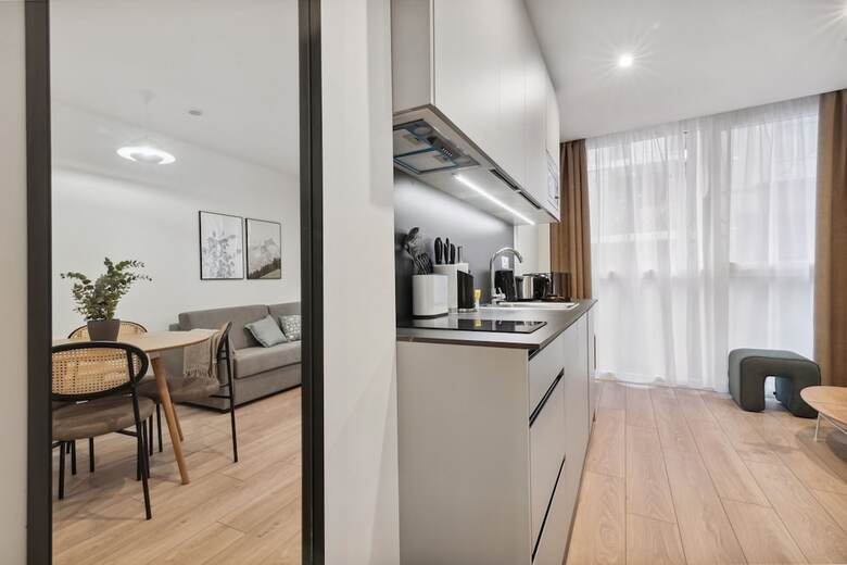 Aparthotel Limehome Valencia Carrer Del Pare Palau