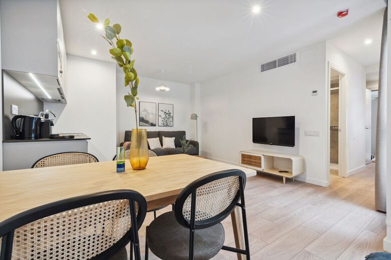 Aparthotel Limehome Valencia Carrer Del Pare Palau