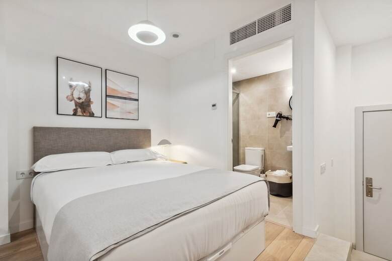 Aparthotel Limehome Valencia Carrer Del Pare Palau