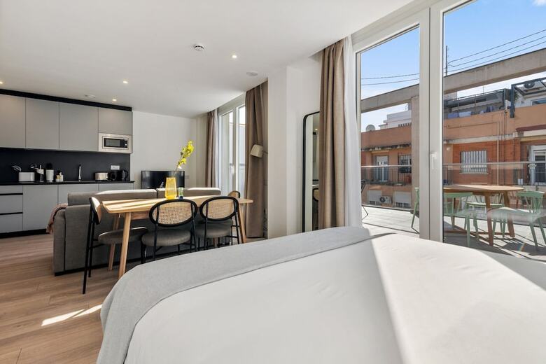 Aparthotel Limehome Valencia Carrer Del Pare Palau