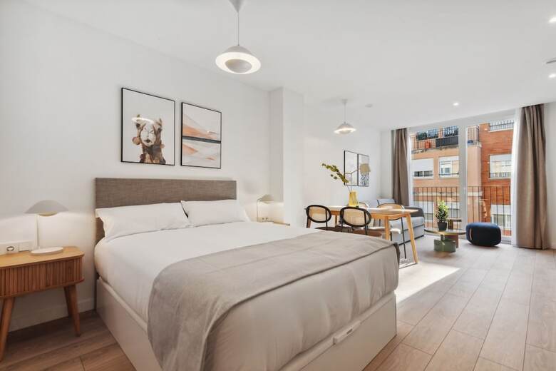 Aparthotel Limehome Valencia Carrer Del Pare Palau