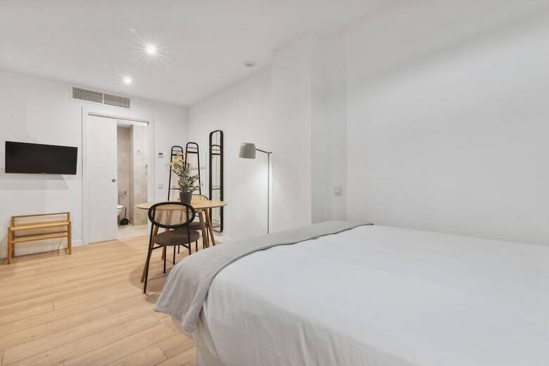 Aparthotel Limehome Valencia Carrer Del Pare Palau