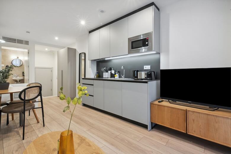 Aparthotel Limehome Valencia Carrer Del Pare Palau