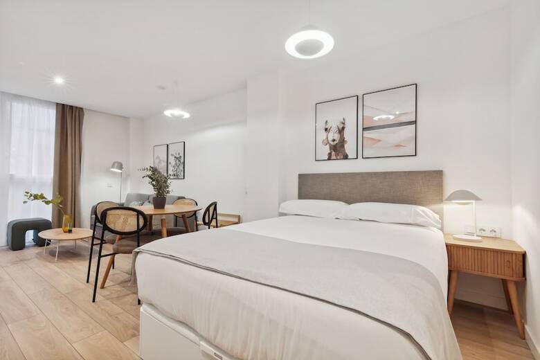 Aparthotel Limehome Valencia Carrer Del Pare Palau