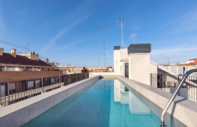 Aparthotel Limehome Valencia Carrer Del Pare Palau
