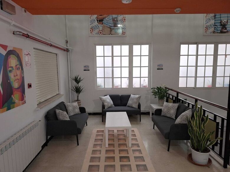 Hostal Arc House Granada