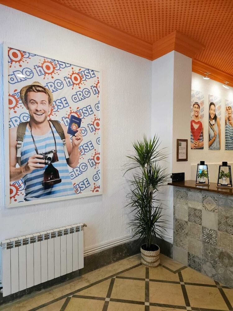 Hostal Arc House Granada