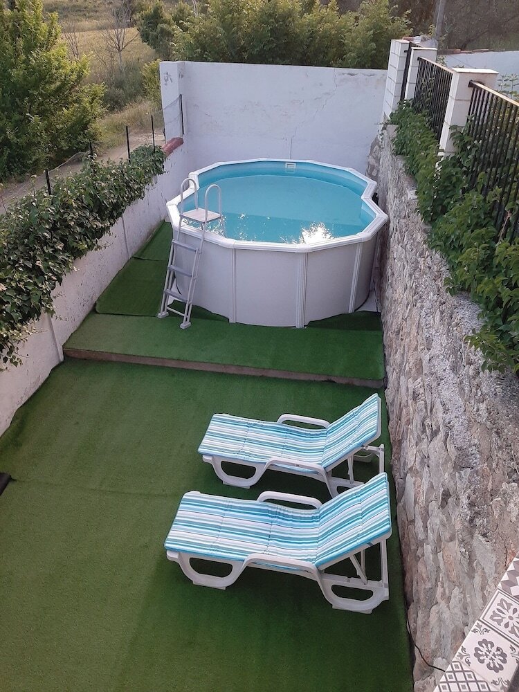 Casa Rural Garnacha de Borja Has A Barbacue And Terrace