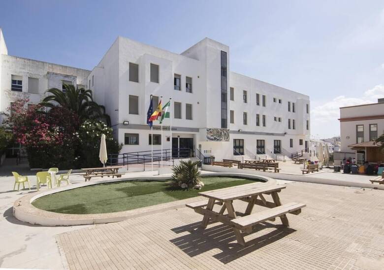 Hostal Albergue Inturjoven Chipiona - Hostel