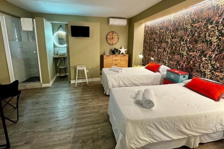 Hostal Tak Boutique Marbella Old Town With Parking