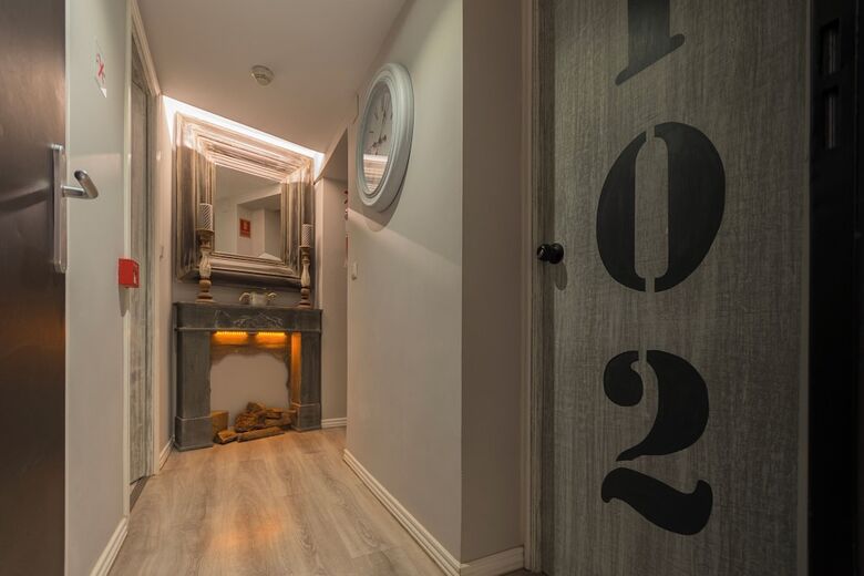 Hostal Tak Boutique Marbella Old Town With Parking