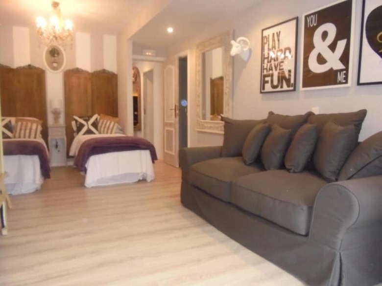 Hostal Tak Boutique Marbella Old Town With Parking
