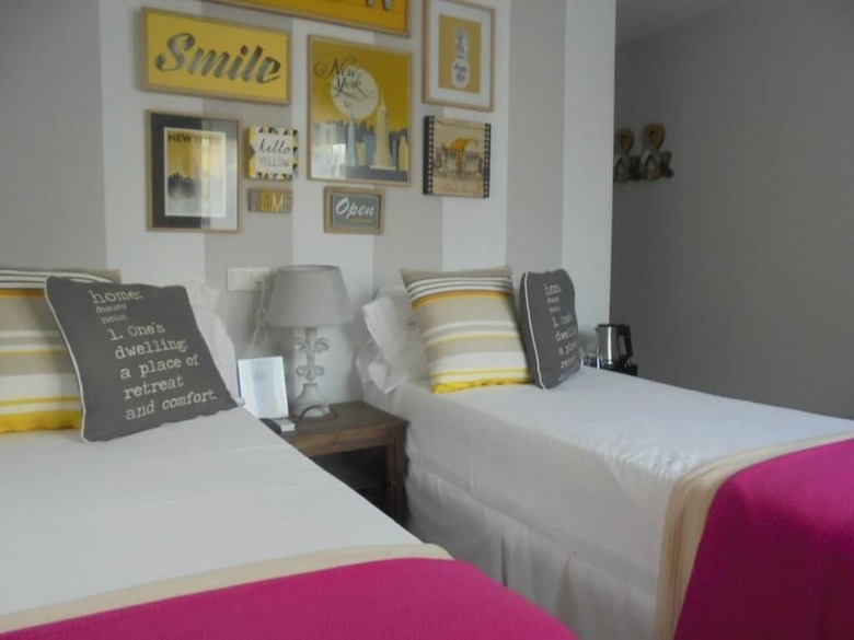 Hostal Tak Boutique Marbella Old Town With Parking