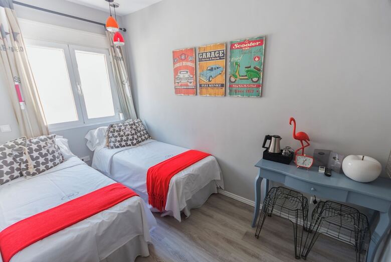 Hostal Tak Boutique Marbella Old Town With Parking