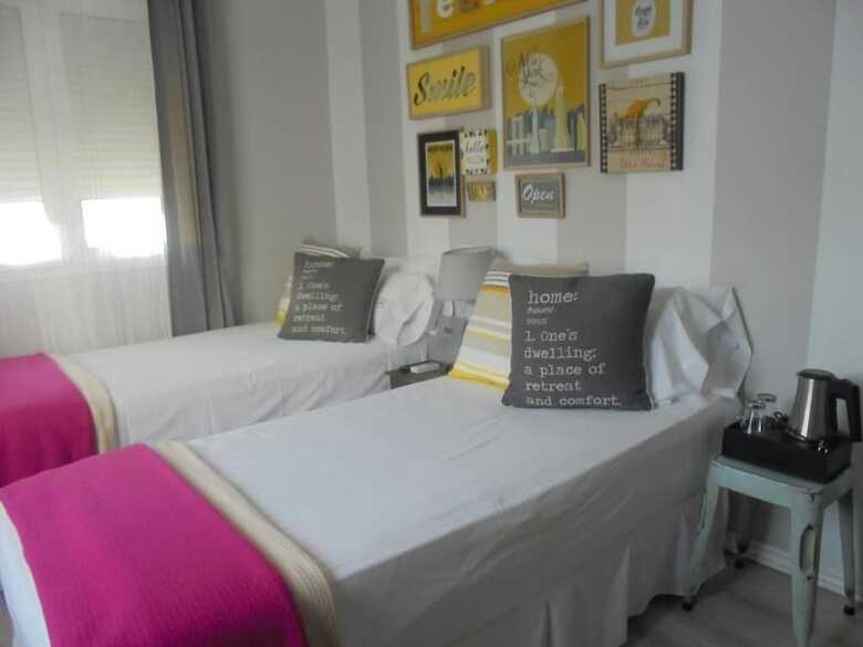 Hostal Tak Boutique Marbella Old Town With Parking