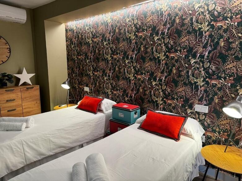 Hostal Tak Boutique Marbella Old Town With Parking