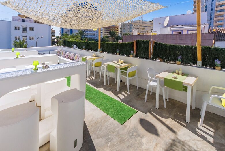 Hostal Tak Boutique Marbella Old Town With Parking