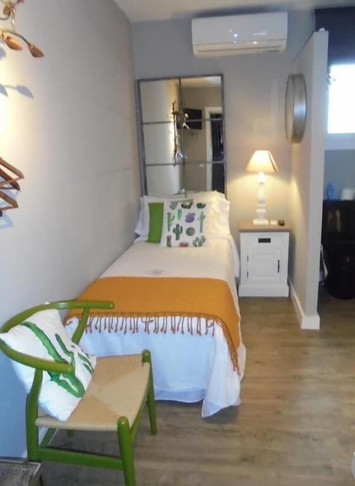Hostal Tak Boutique Marbella Old Town With Parking