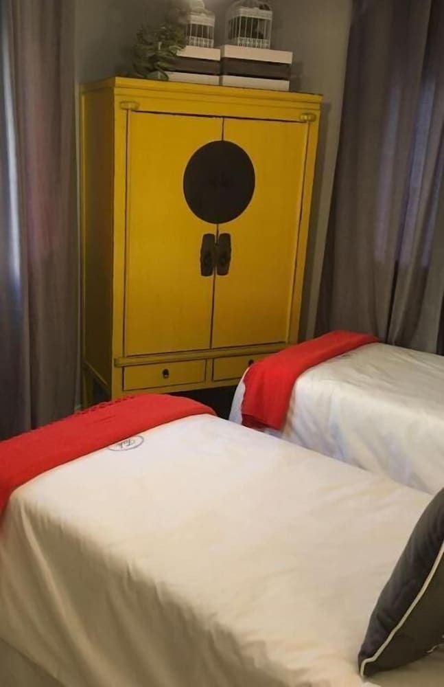 Hostal Tak Boutique Marbella Old Town With Parking