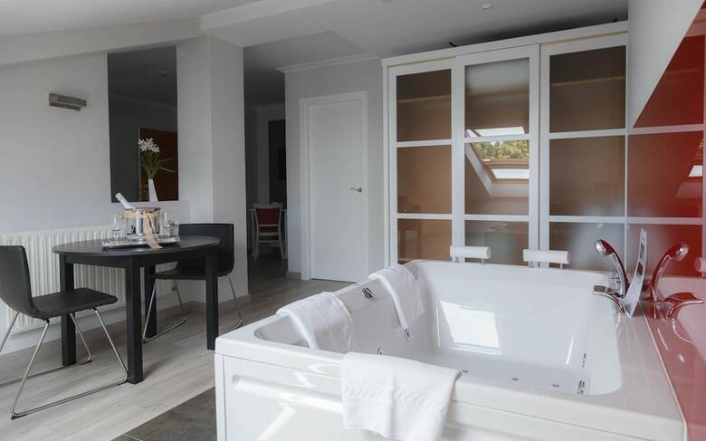 Hotel Lombi�a
