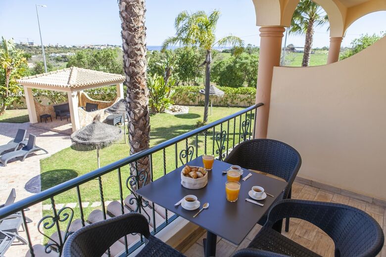 Aparthotel Atalaia Sol