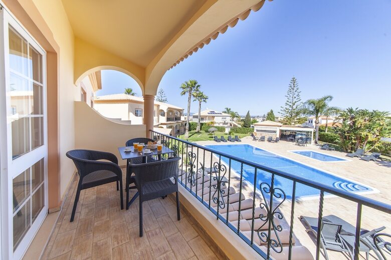 Aparthotel Atalaia Sol