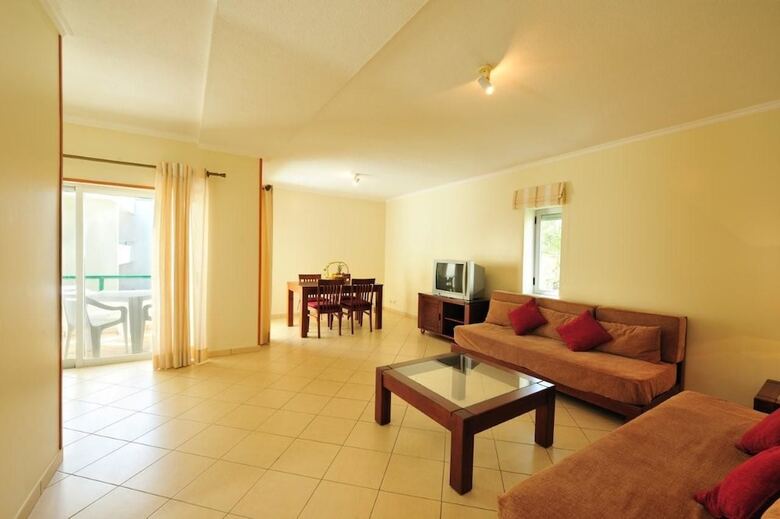 Aparthotel Parque Mourabel- Pe Do Lago- Oasis Village