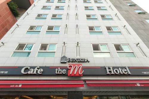 Hotel The M