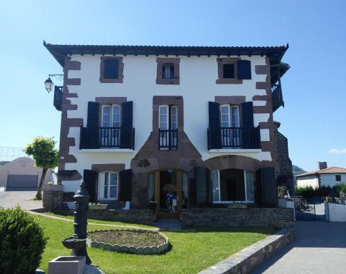 Hotel H�tel Camou